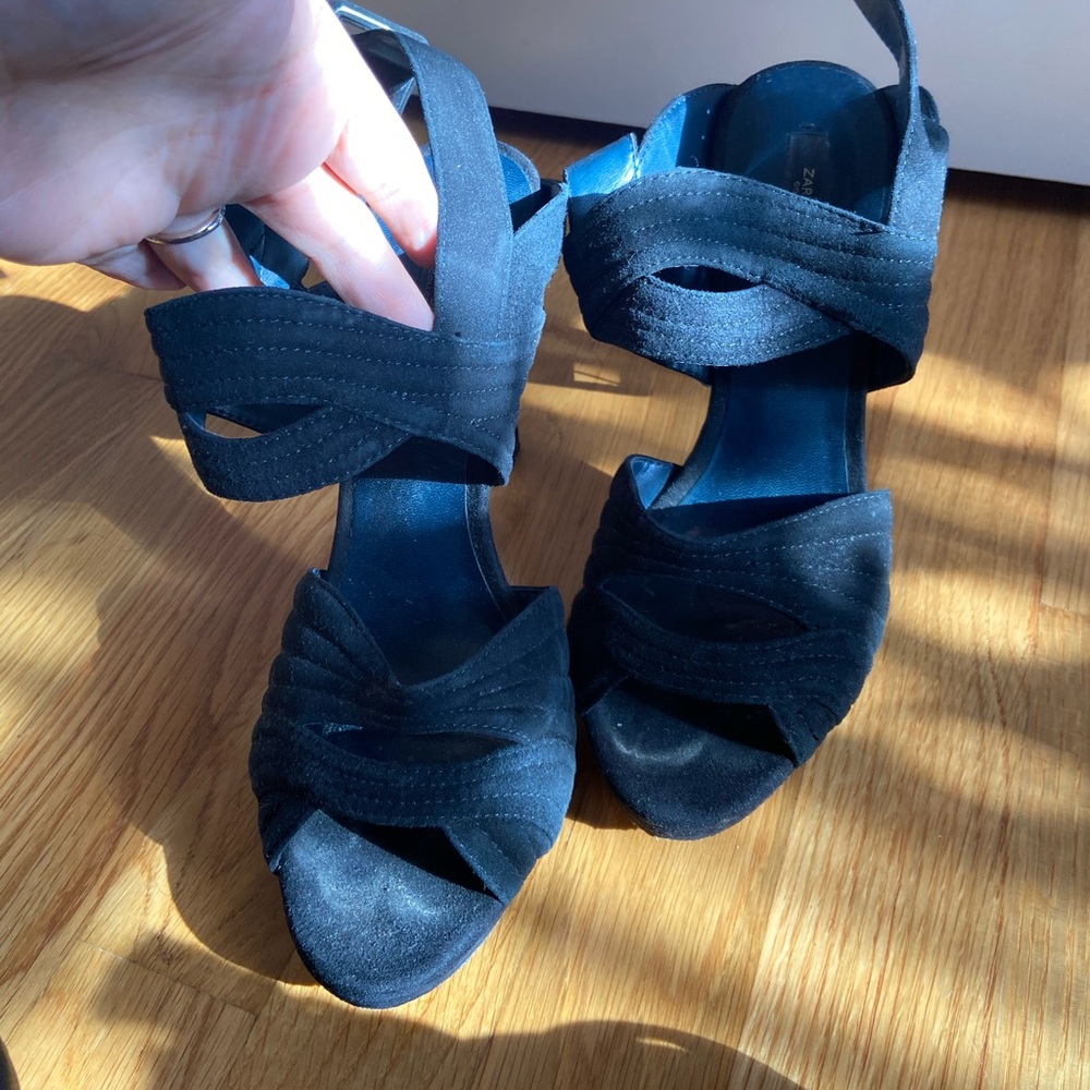 Black suede Zara heel